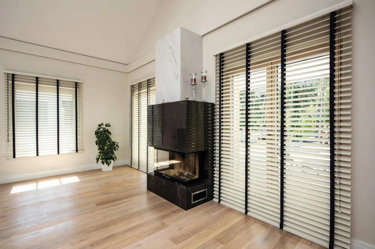 Outer blinds